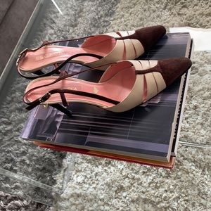 Escada Shoes size 39 fits size 9 US// Cream leather & brown suede pump